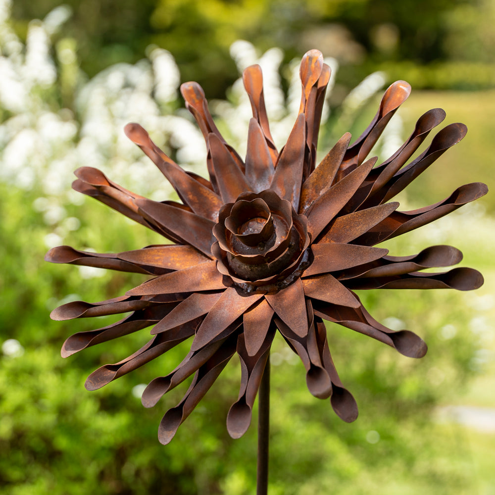 Rusted Metal Flowers Garden Stakes Design 6.