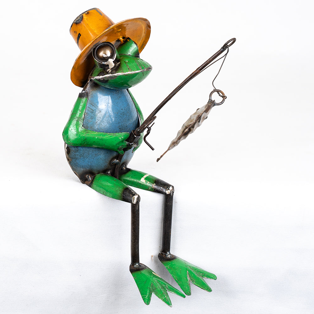 Recycled / Upcycled Tin Frog Fishing Sculpture.