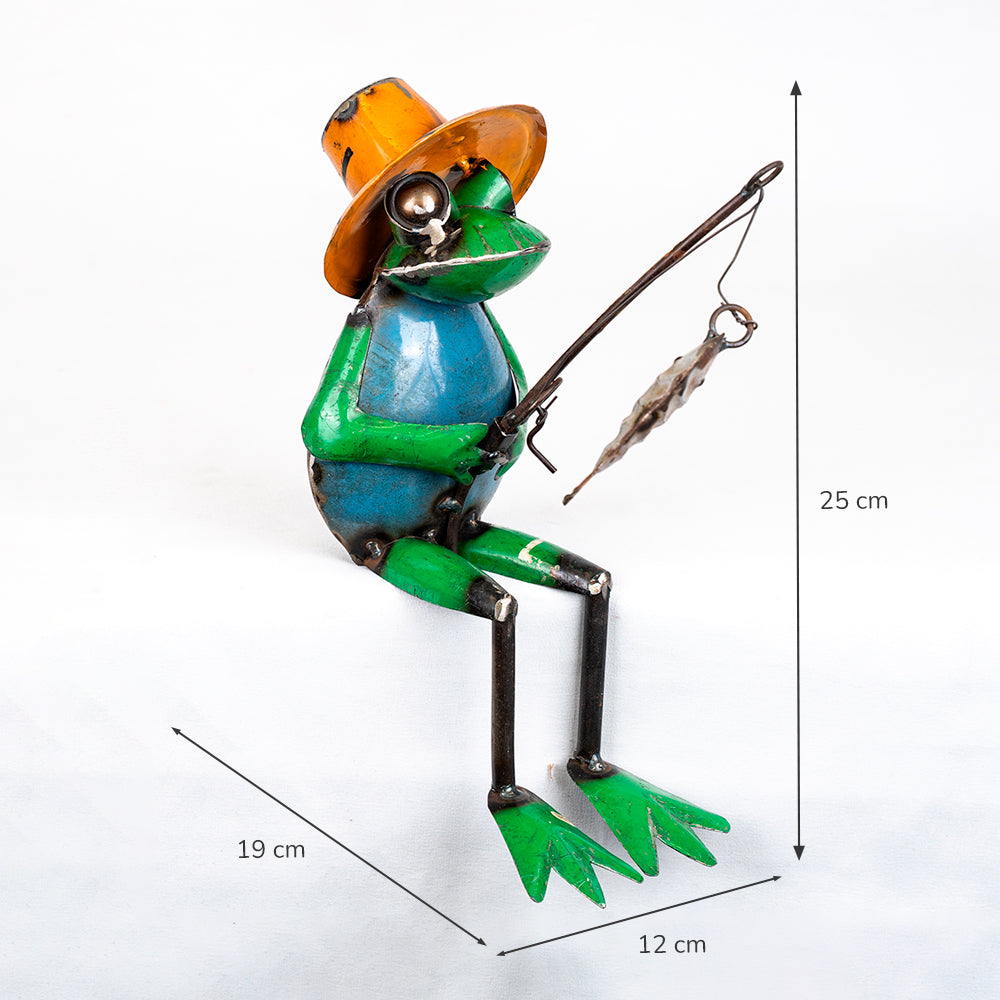 Recycled / Upcycled Tin Frog Fishing Sculpture.