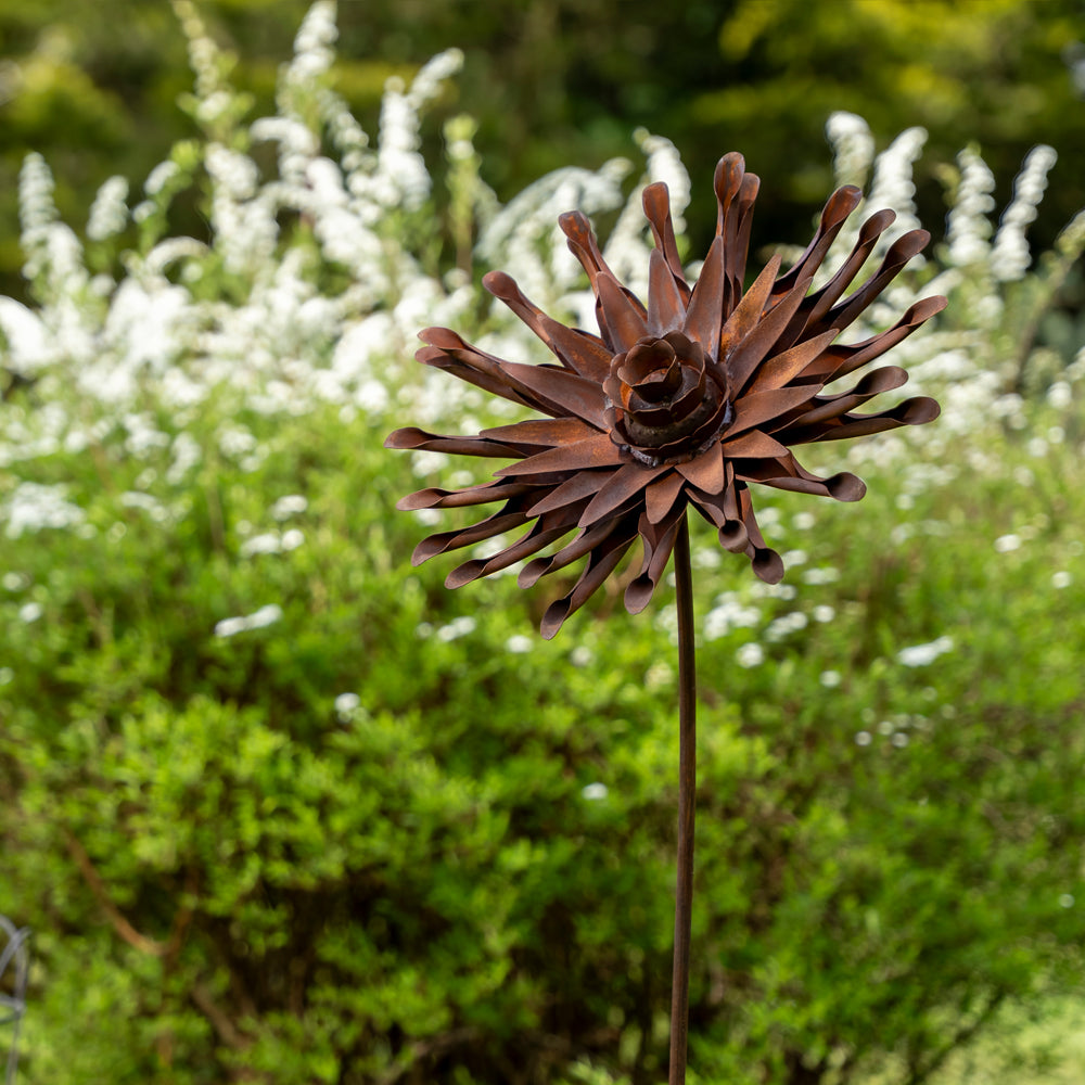 Rusted Metal Flowers Garden Stakes Design 6.