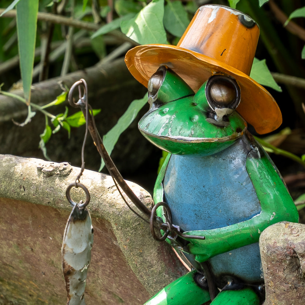 Recycled / Upcycled Tin Frog Fishing Sculpture.