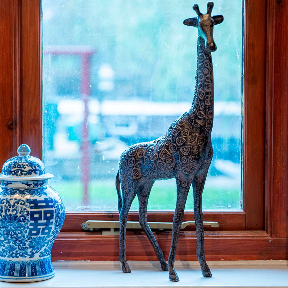 Metal Giraffe Sculpture.