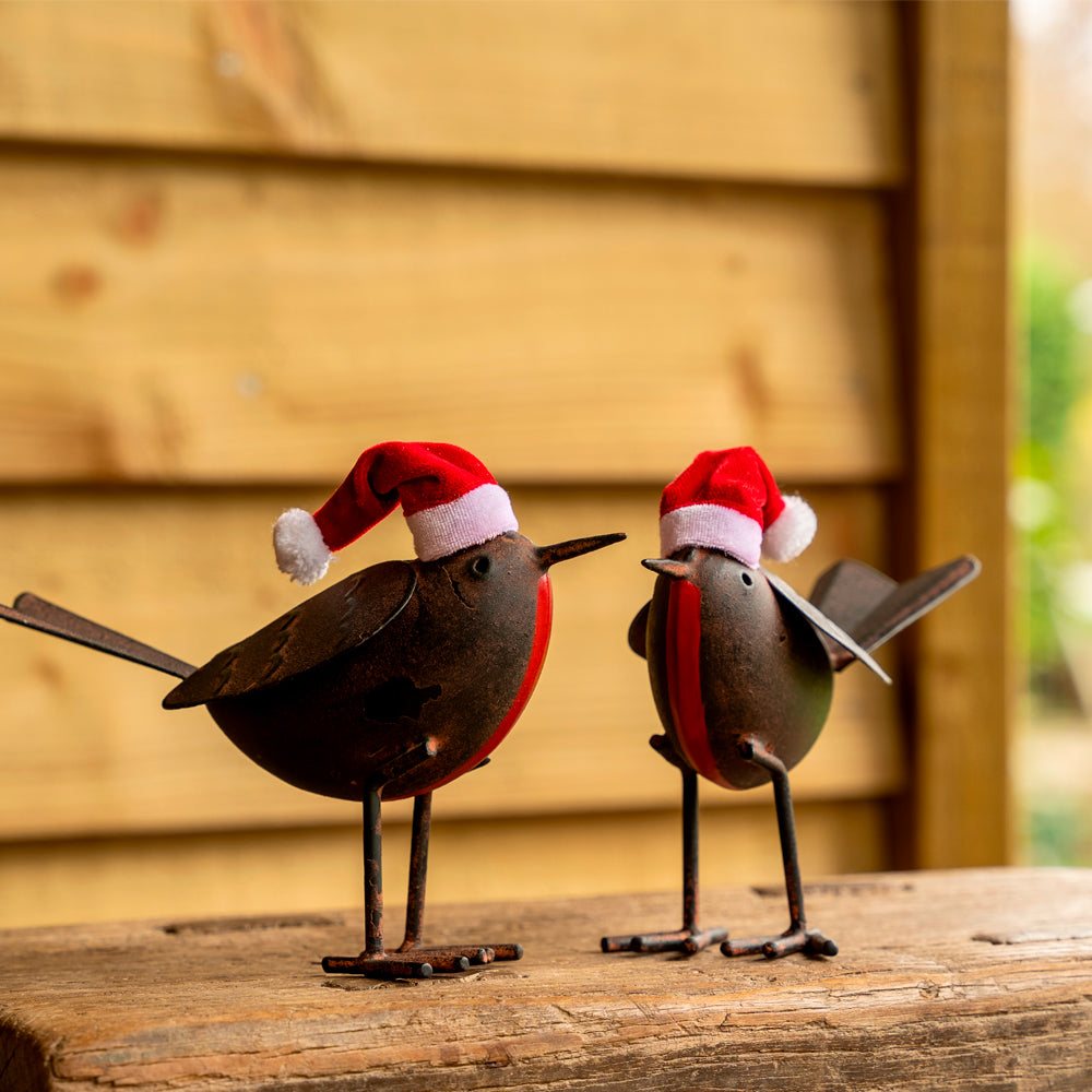 Pair of Metal Christmas Tin Robins Decoration.