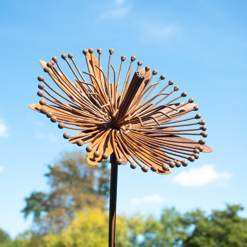 Rusted Metal Flowers Garden Stakes Design 5.