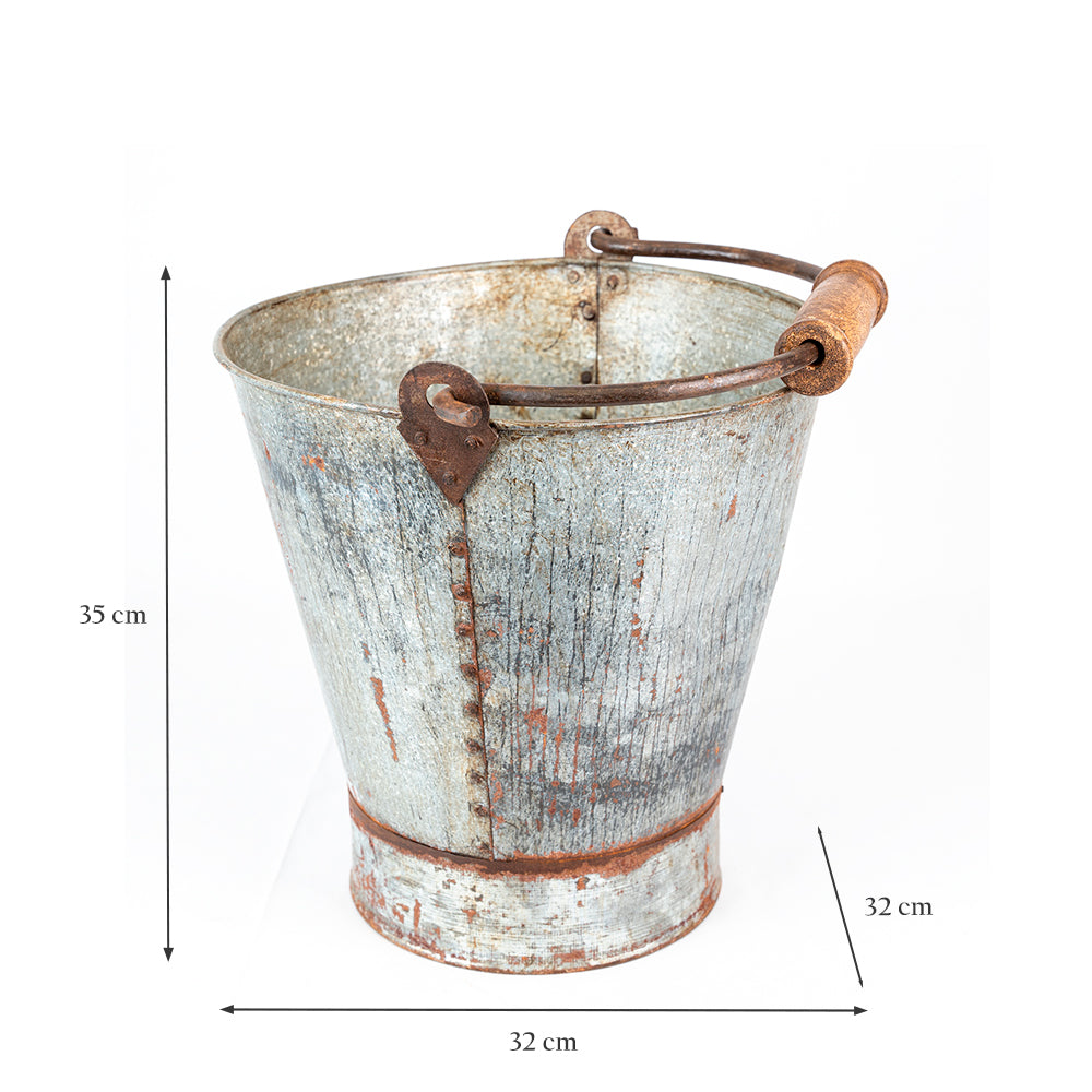 Vintage Metal Pail Garden Bucket.