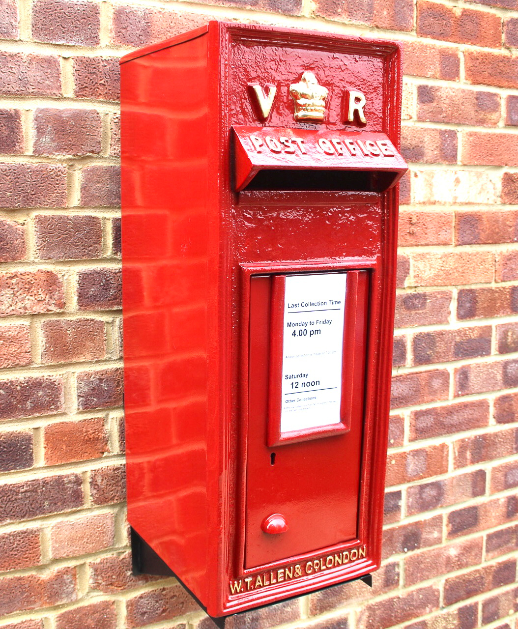 Victorian Regina Cast Iron VR Post Box | Forge & Foundry