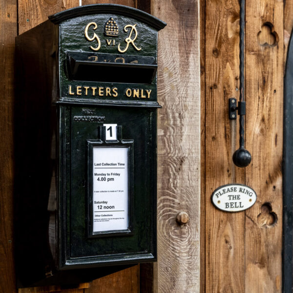 black gr post box